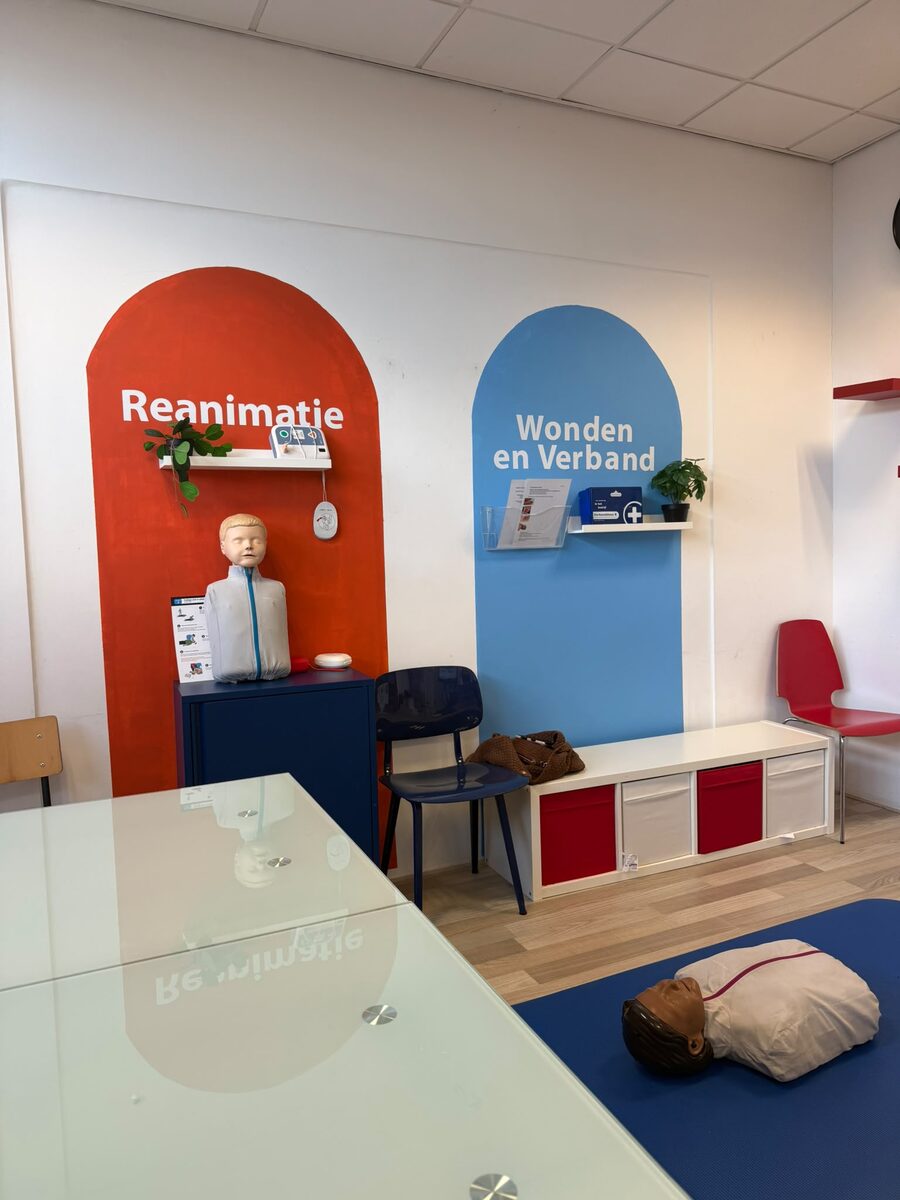 Praktijkhoeken Reanimatie en Wonden en Verband bij RBHV Training